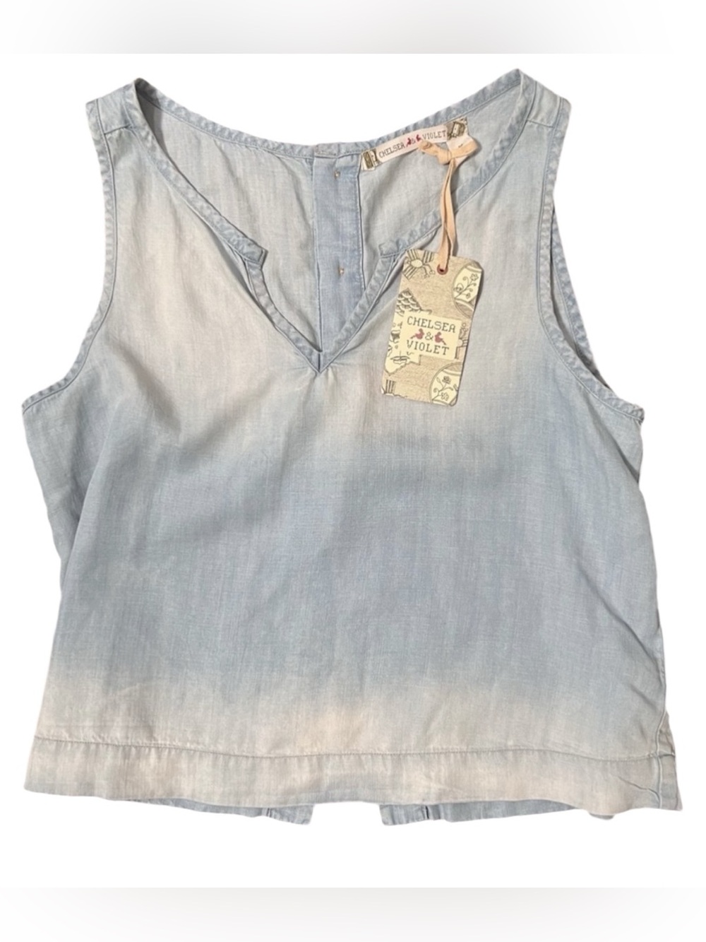 NWT Chelsea & Violet Soft Chambray Denim Sleeveless Top w/Three Button Back Sz M